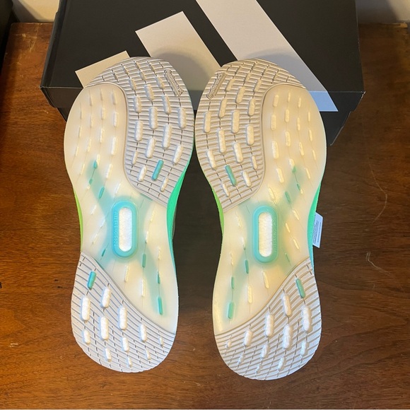 NWT ADIDAS Ultraboost 5X Women’s Running Shoes - Picture 7 of 8
